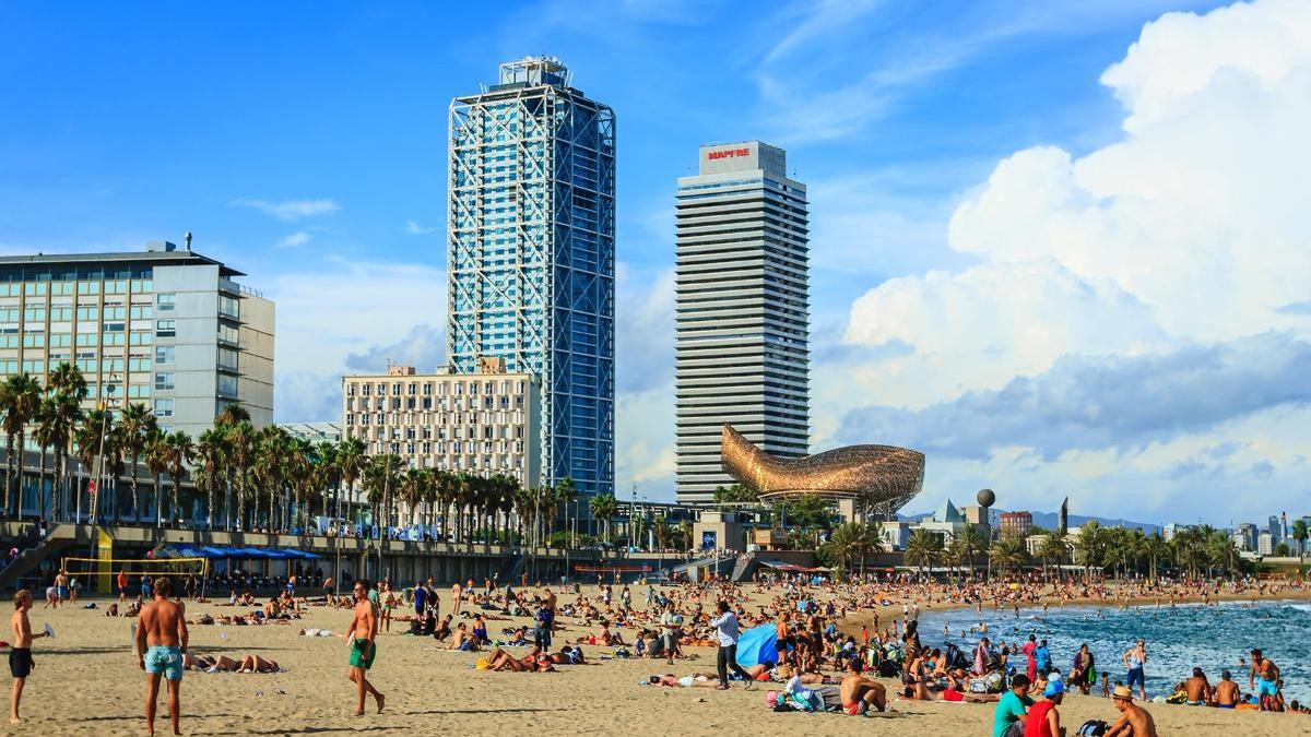 Playa de la Barceloneta (Barcelona, Cataluña).