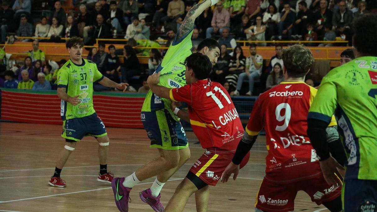 Las imágenes de la victoria del Balonmano Zamora contra el Arroyo Atlético Valladolid
