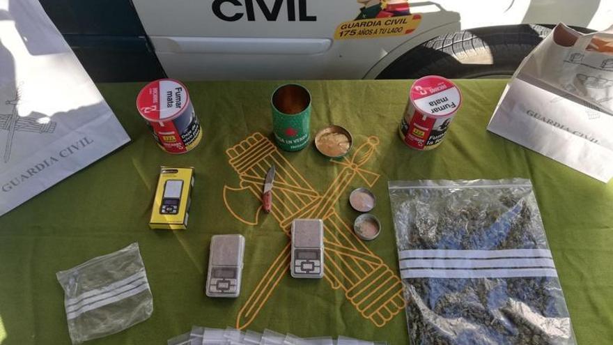 La Guardia Civil desmantela un punto de venta de droga en Cardeña