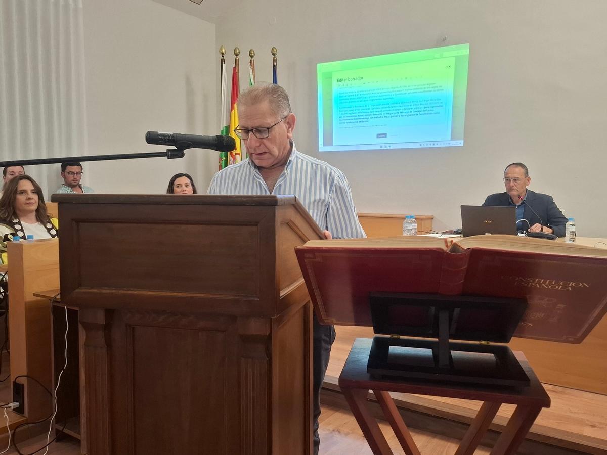 Toma de posesión de Ángel García, de VOX Almendralejo.