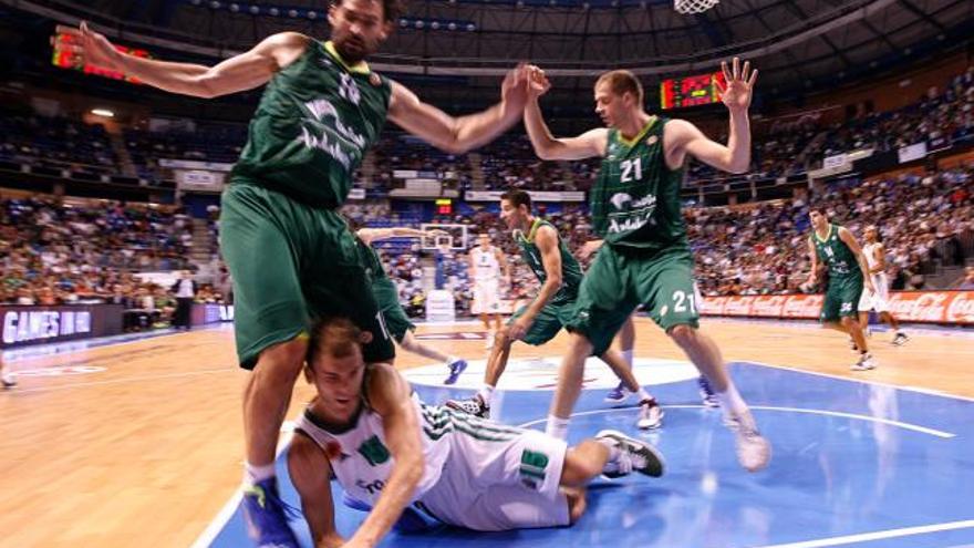 El Unicaja regresa al Carpena tras su derrota de anteayer ante el Panathinaikos.