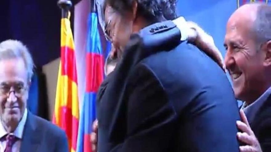 El Barcelona homenajea a Nuñez , pendiente de su ingreso en prisión