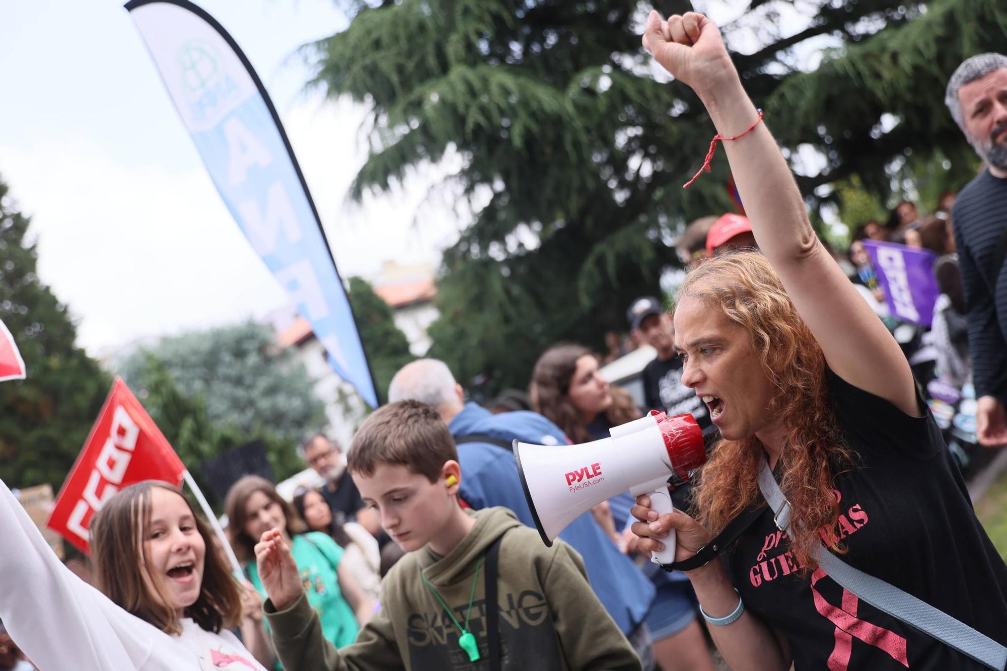 EN IMÁGENES: La gran movilización de profesores de este domingo en Oviedo