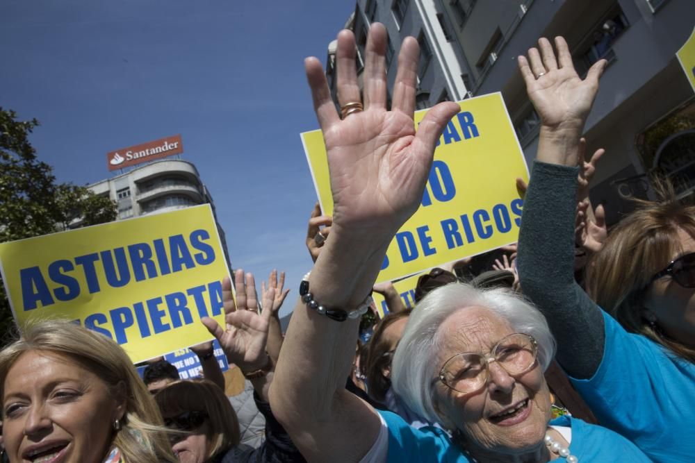 Miles de personas piden la eliminación del impuesto de sucesiones en Asturias