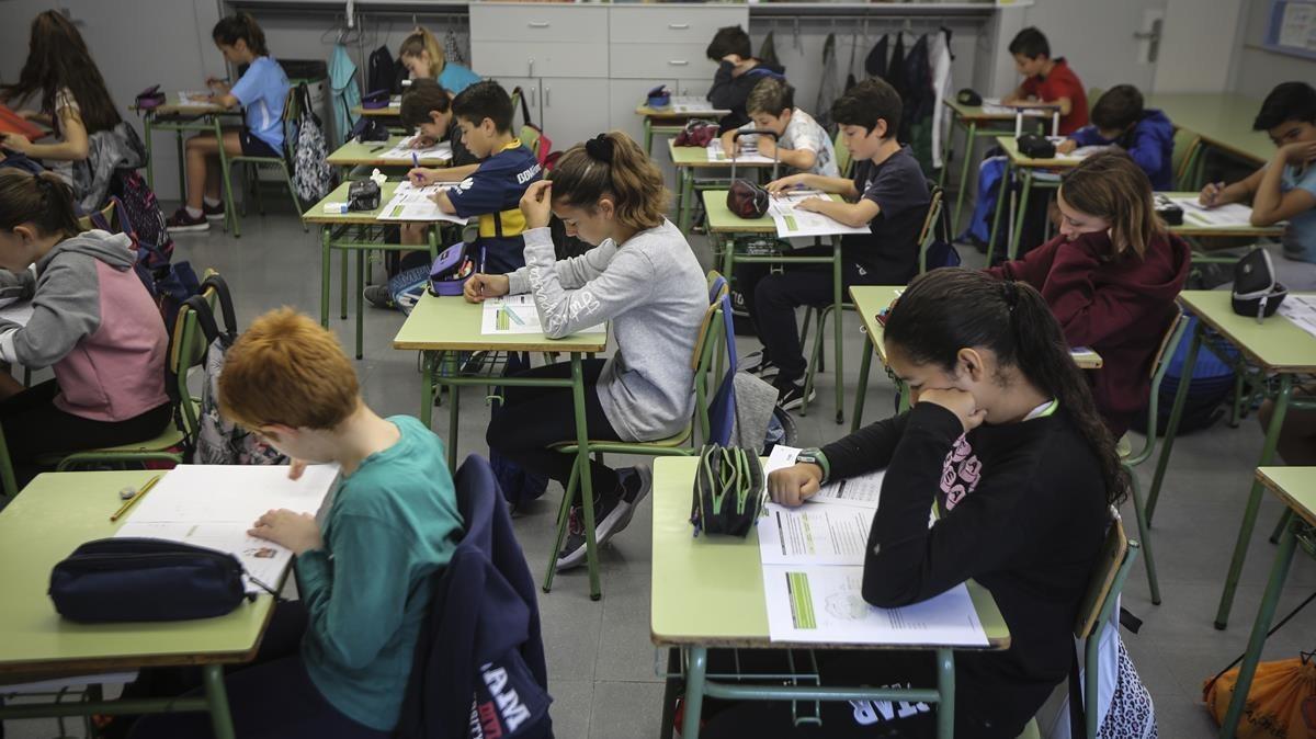 Prueba de competencias básicas en la escuela Mestre Enric Gibert i Camins, en Sant Andreu. Prueba de competencias básicas en la escuela Mestre Enric Gibert i Camins, en Sant Andreu.