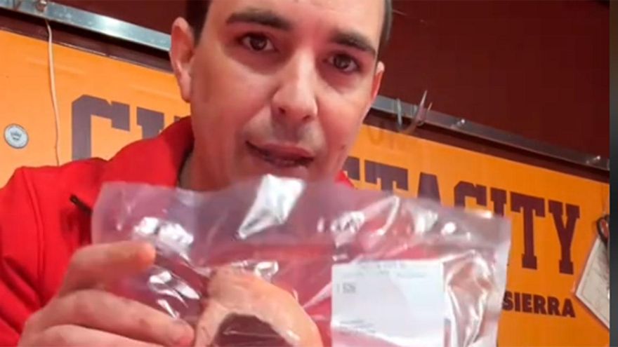 Descongelar carne en la nevera: el truco del carnicero para que quede como servida en el restaurante (y no vale un día)