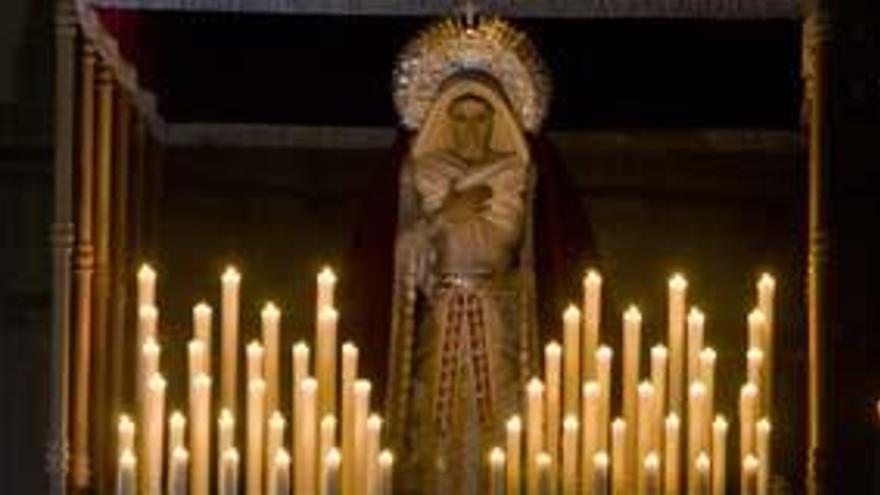 Nuestra Señora de las Lágrimas estrenaba paso de palio
