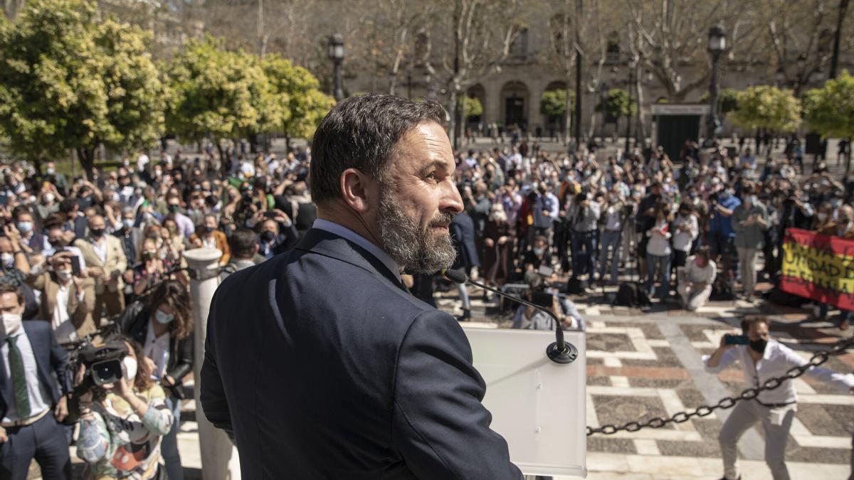 Acto de Abascal en la Plaza Nueva de Sevilla