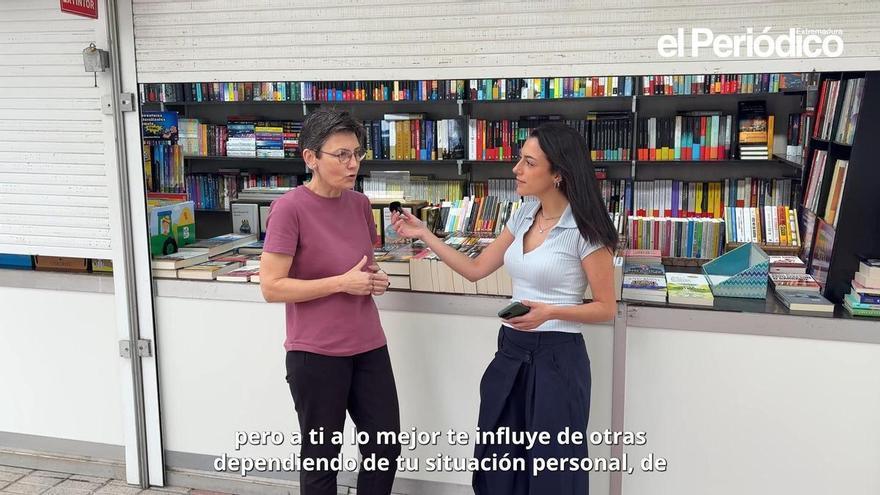 Día grande en la Feria del Libro de Cáceres con las crónicas publicadas en El Periódico Extremadura por Fernando Jiménez Berrocal y Santos Benítez