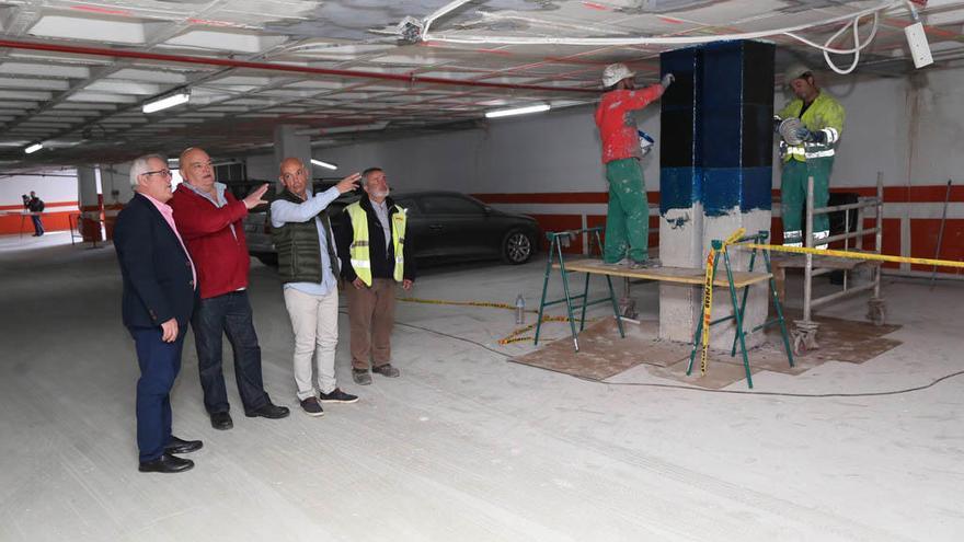 Piña visita el aparcamiento subterráneo de la plaza de la Iglesia.