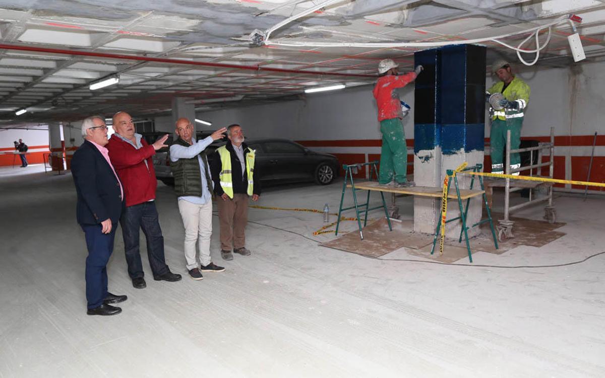Piña visita el aparcamiento subterráneo de la plaza de la Iglesia.