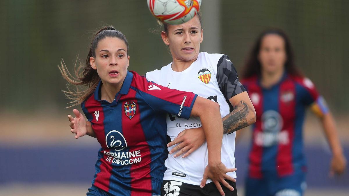 La brasileña, contra el Valencia CF.