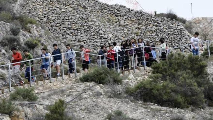 Visita de escolares al yacimiento.