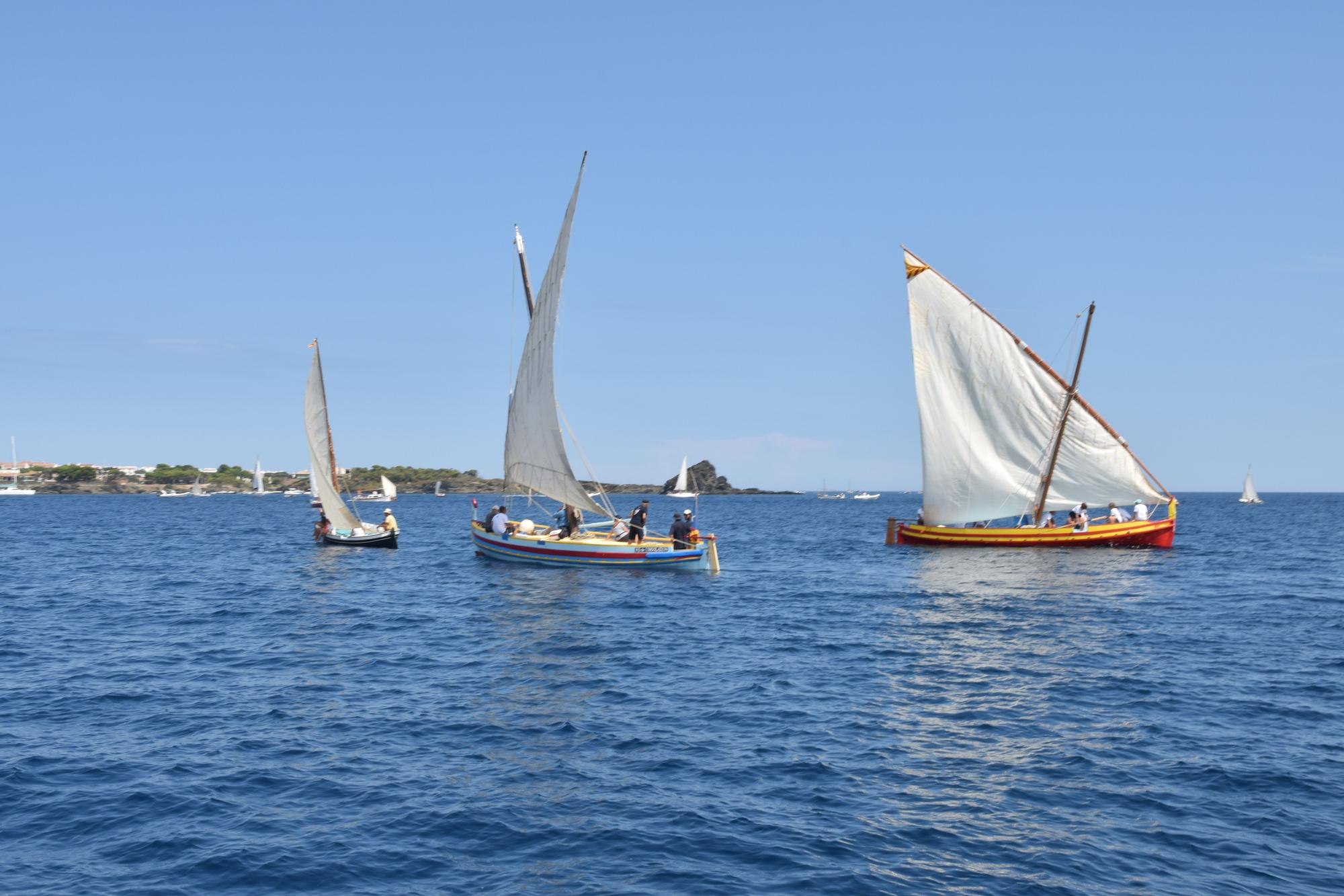 Tres barques i Es Cucurucuc de fons