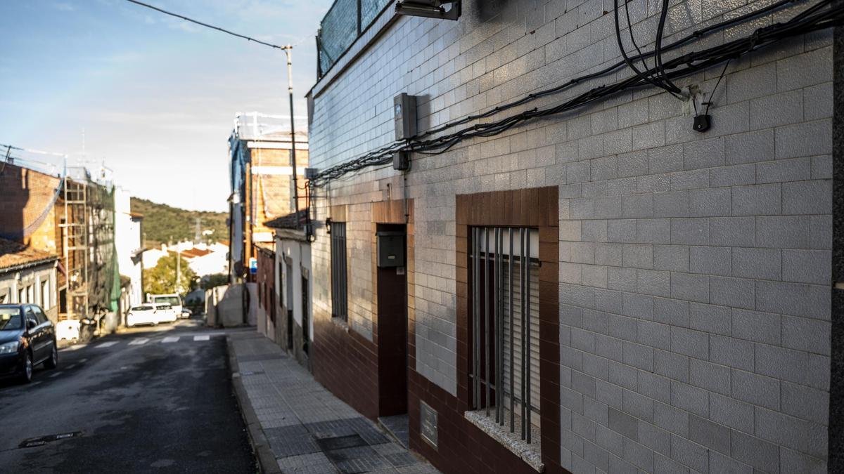 Vivienda de la calle Encina que se vio afectada. Está ubicada en la barriada cacereña de Aguas Vivas.