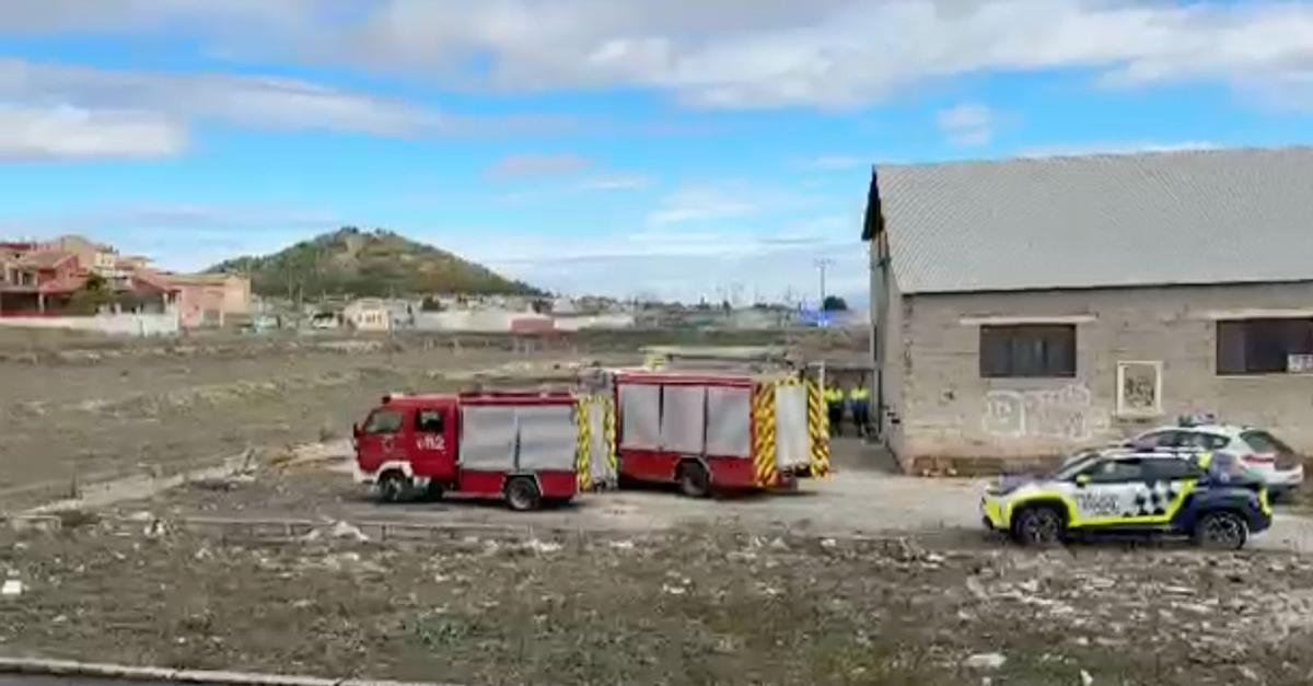 Bomberos, Policía Local y un inspector de Seguridad Laboral han acudido al lugar de los hechos