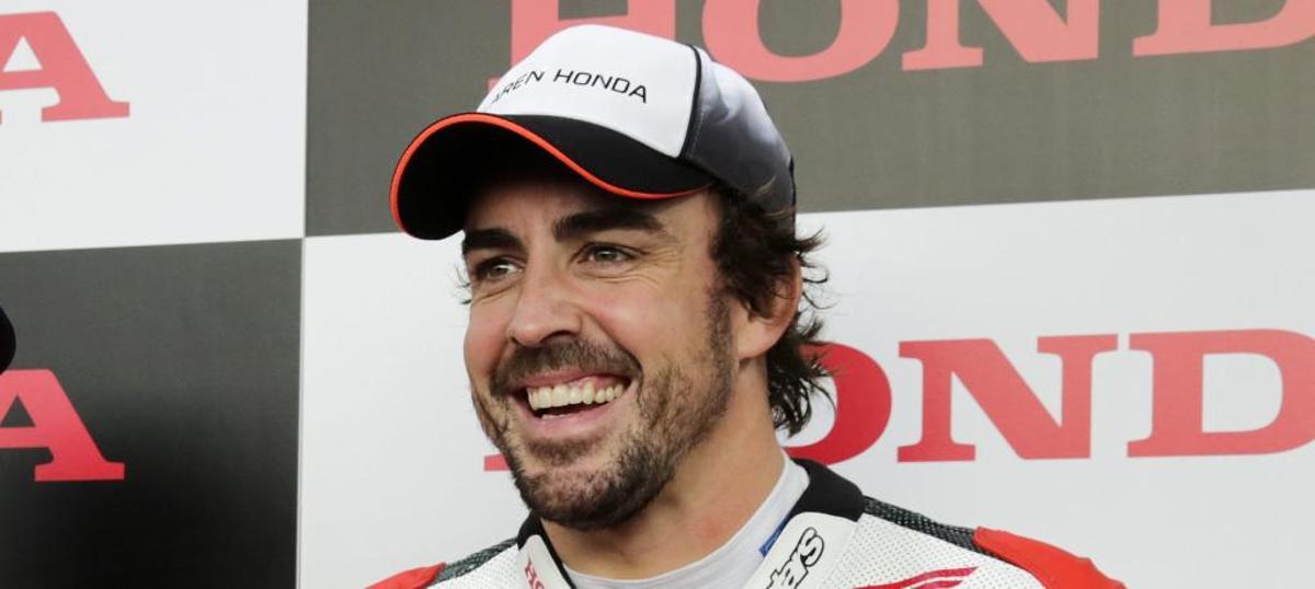 Mercedes está "considerando" fichar a Fernando Alonso