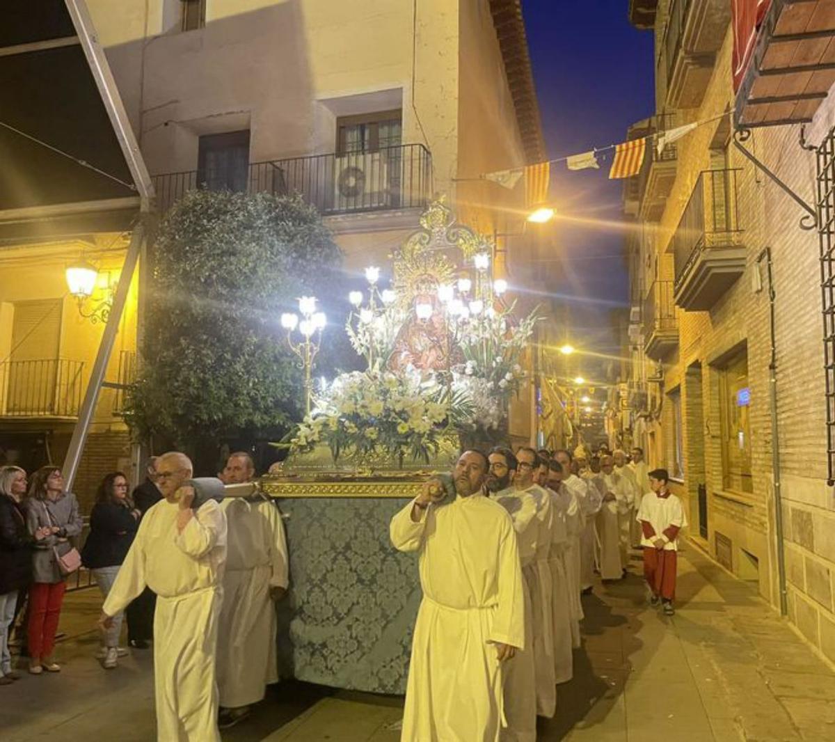 Los conciertos se repartieron por varios escenarios y la Virgen de la Peana volvió a salir en procesión.  | SERVICIO ESPECIAL