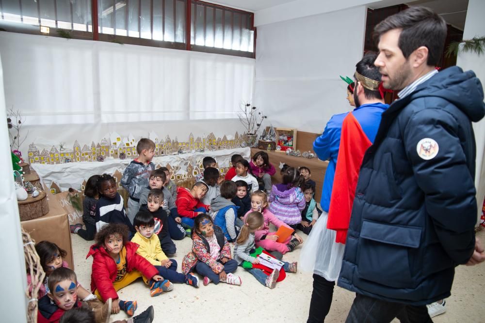 Visita de Melchor al comedor social del colegio l'Almasil de Mislata.