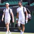 Jannik Sinner y Novak Djokovic, en la Pista Central de Wimbledon