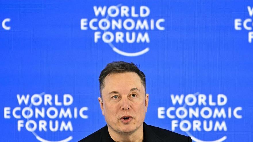 Elon Musk, invitado sorpresa en Davos: "Dentro de cinco años, la IA será más inteligente que toda la humanidad"