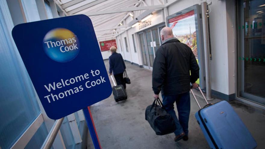 Thomas Cook se desploma casi un 40 % tras multiplicar por seis sus pérdidas