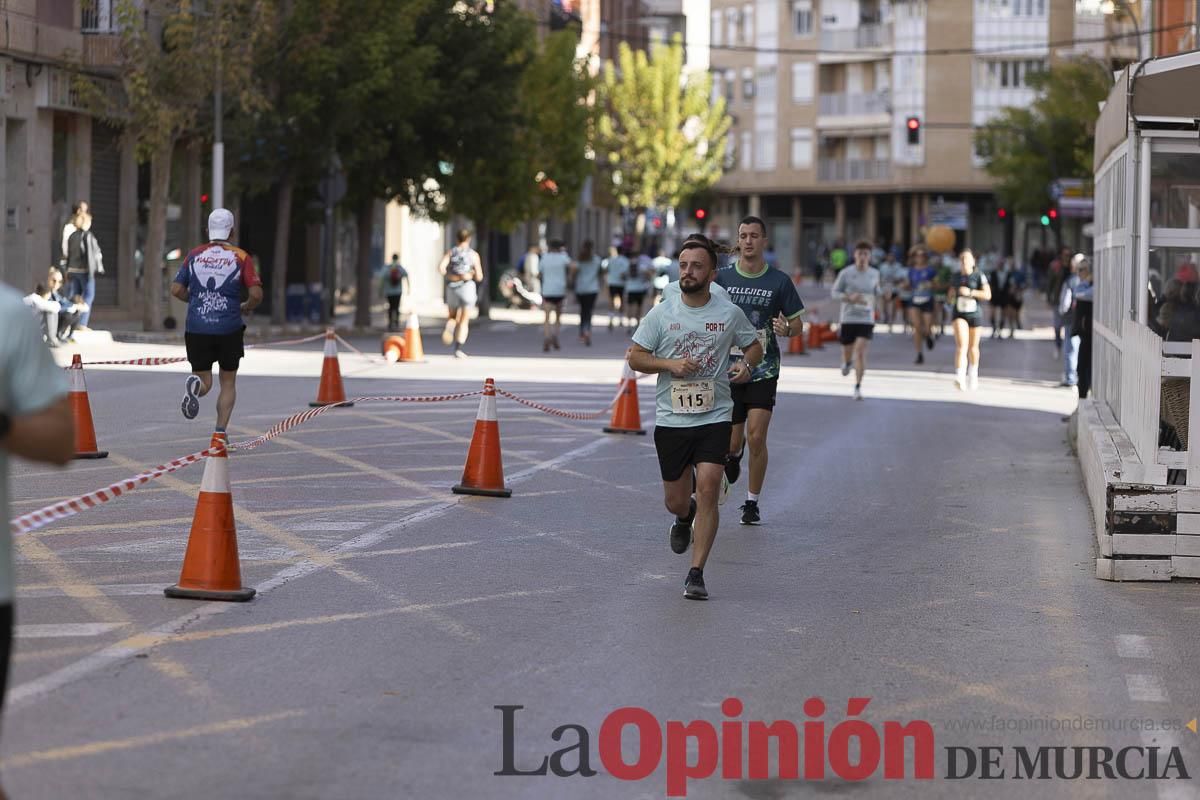 Carrera '10K Assota por ti' en Caravaca (salida y giro primera vuelta)