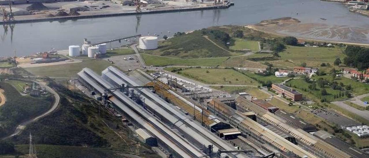 Imagen aérea de la fábrica de Alcoa en San Balandrán.