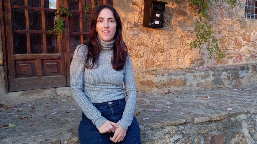 L’autora del llibre «100 paraules de l’Empordà i part de l’estranger», Helena Borrell. | EMPORDÀ.INFO