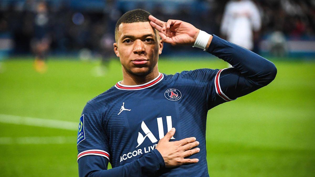 Kylian Mbappé celebrando un gol con el PSG