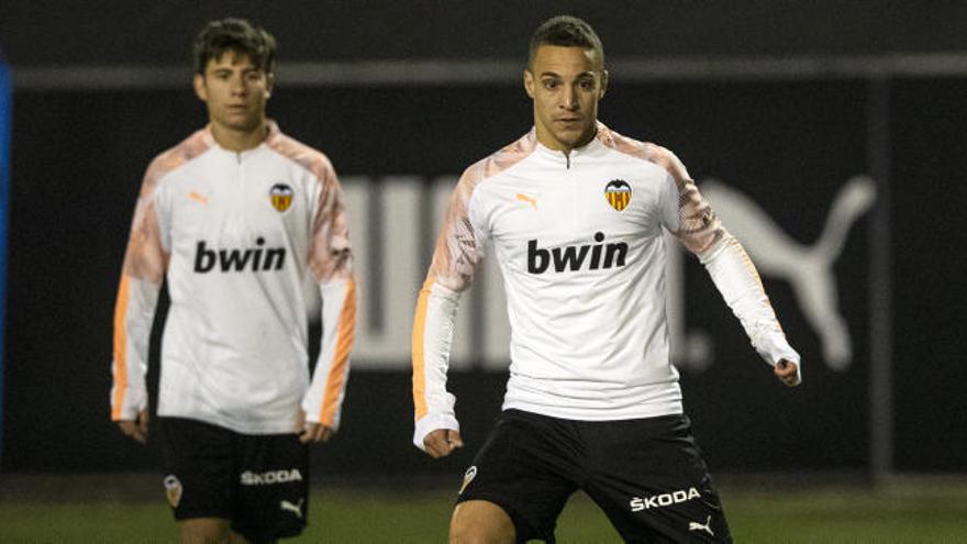 Rodrigo, durante el entrenamiento del lunes en Paterna.