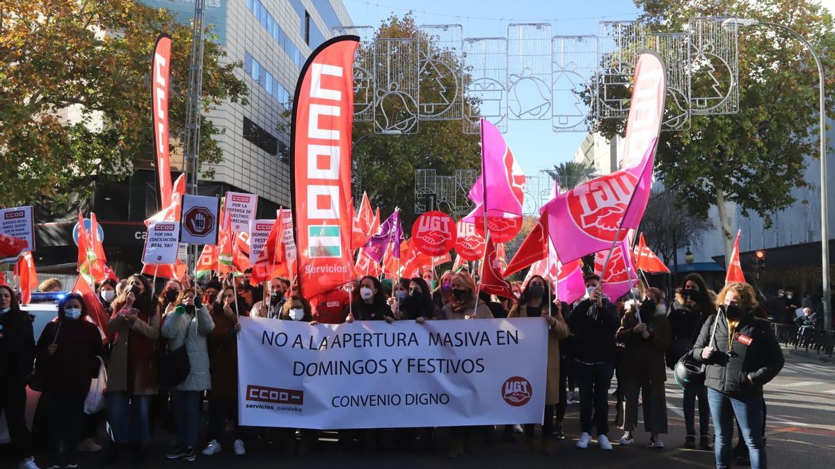 Protestas por los festivos y un convenio digno en el comercio.