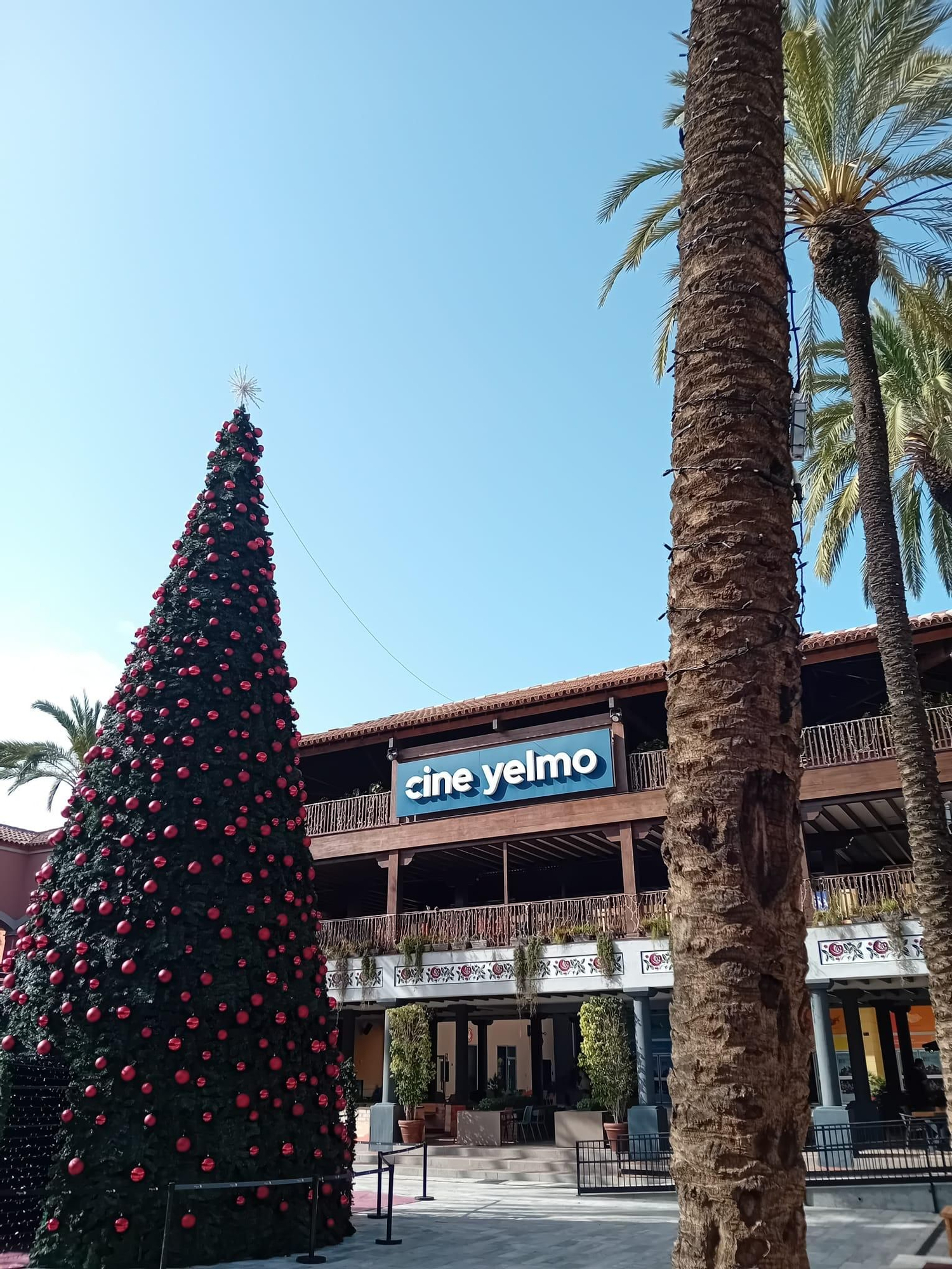 Plaza Mayor da la bienvenida a la Navidad con varias novedades, como los Jardines Encantados