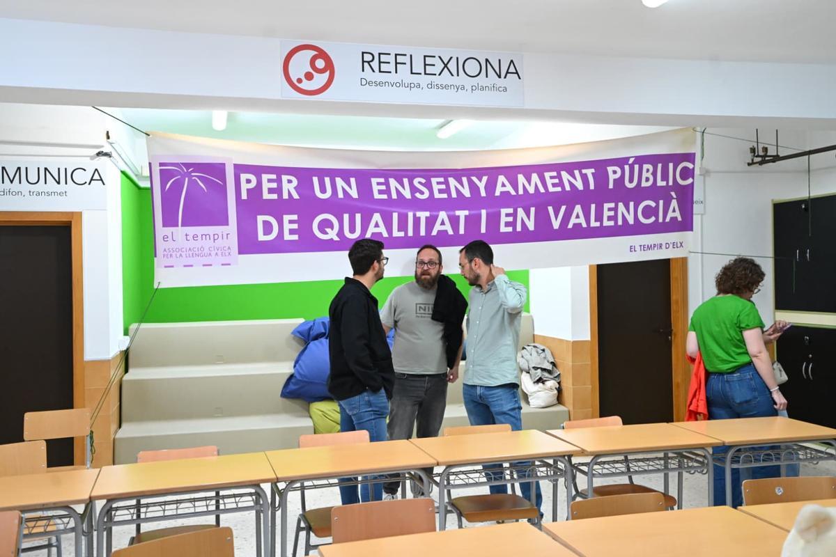 Encierro de profesores en el instituto Cayetano Sempere de Elche