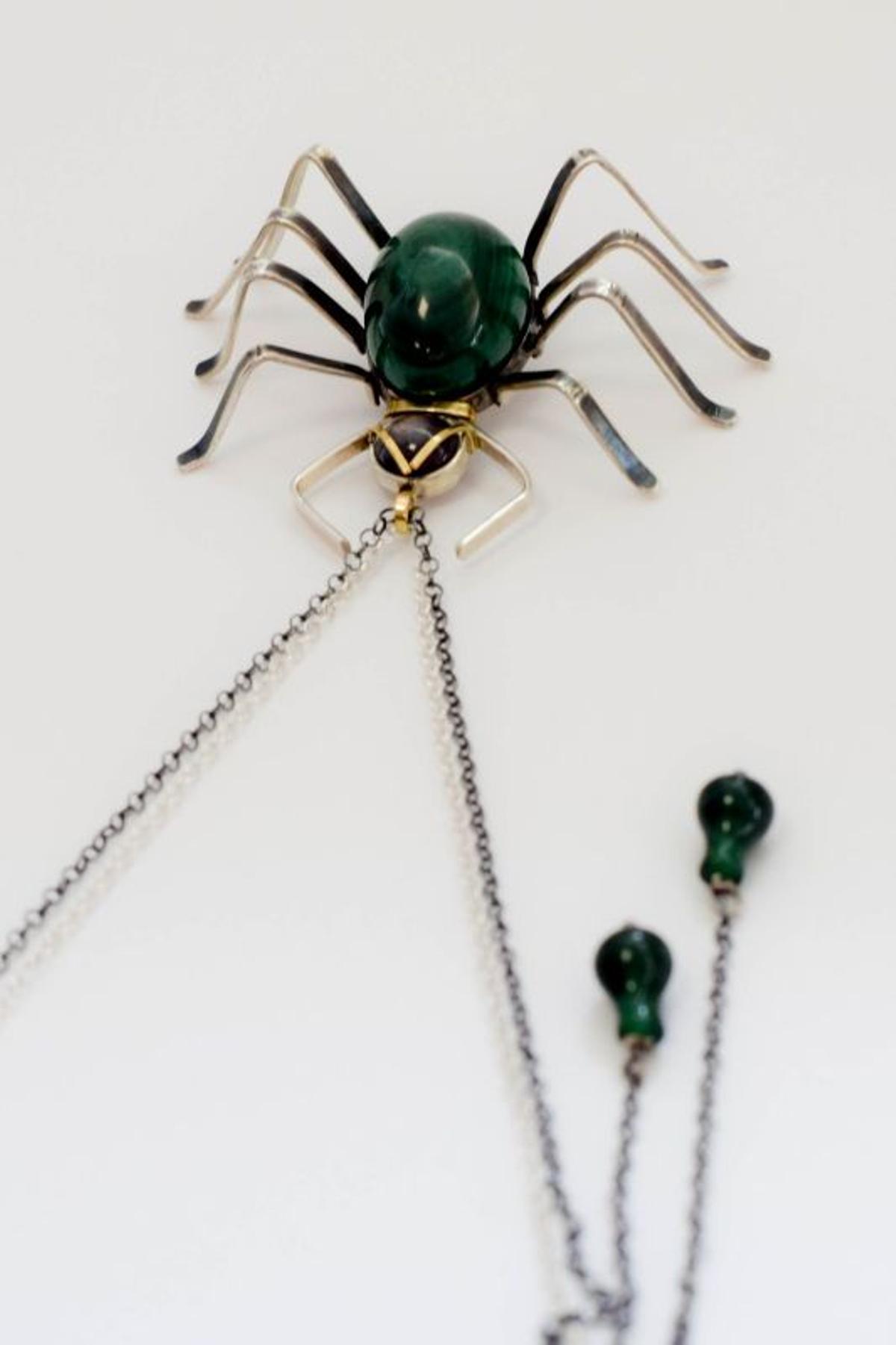 Las creaciones de Fe combinan la plata y el oro con conchas, perlas, piedras naturales o gemas.