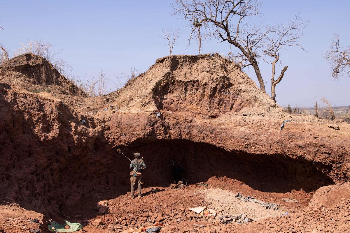 La minería artesanal de oro en Senegal. Karakaene y Bantakokouta son sitios de extracción de oro en el sureste de Senegal