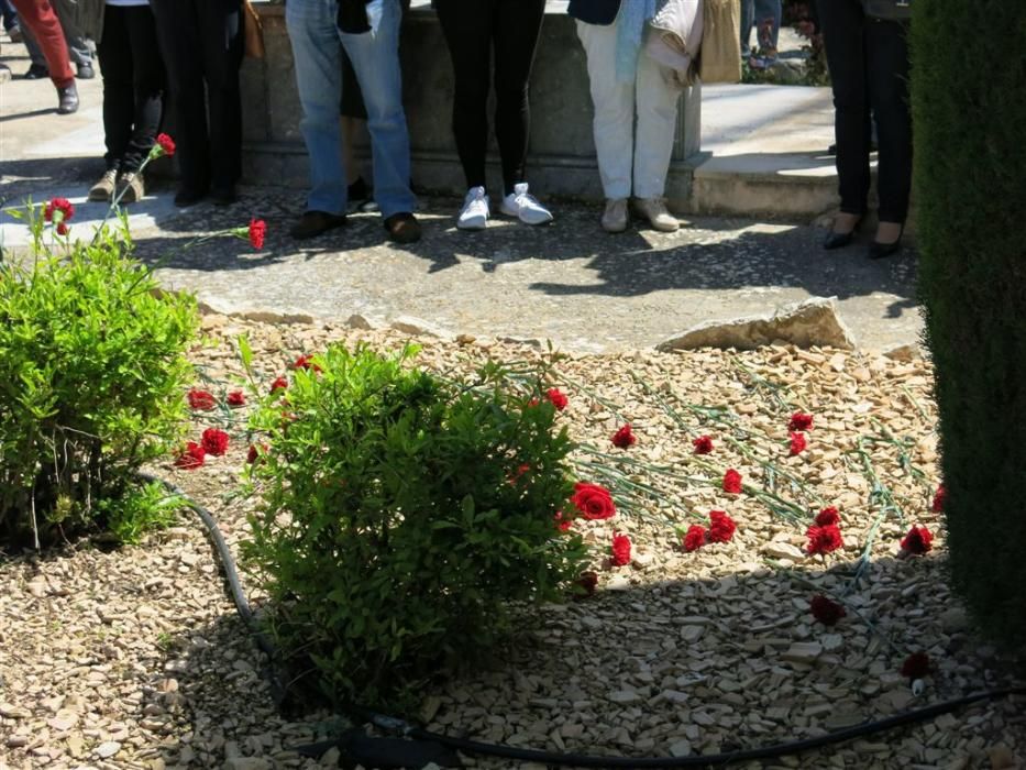 200 personas homenajean en Porreres a los que lucharon por la República