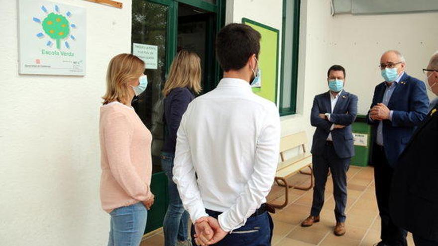 El vicepresident Pere Aragonès i el conseller d&#039;Educació, Josep Bargalló, visitant l&#039;escola Montseny de Breda