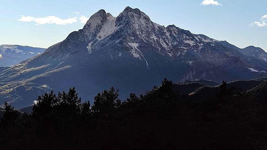 El Pedraforca nevat vist des de Gisclareny, ahir