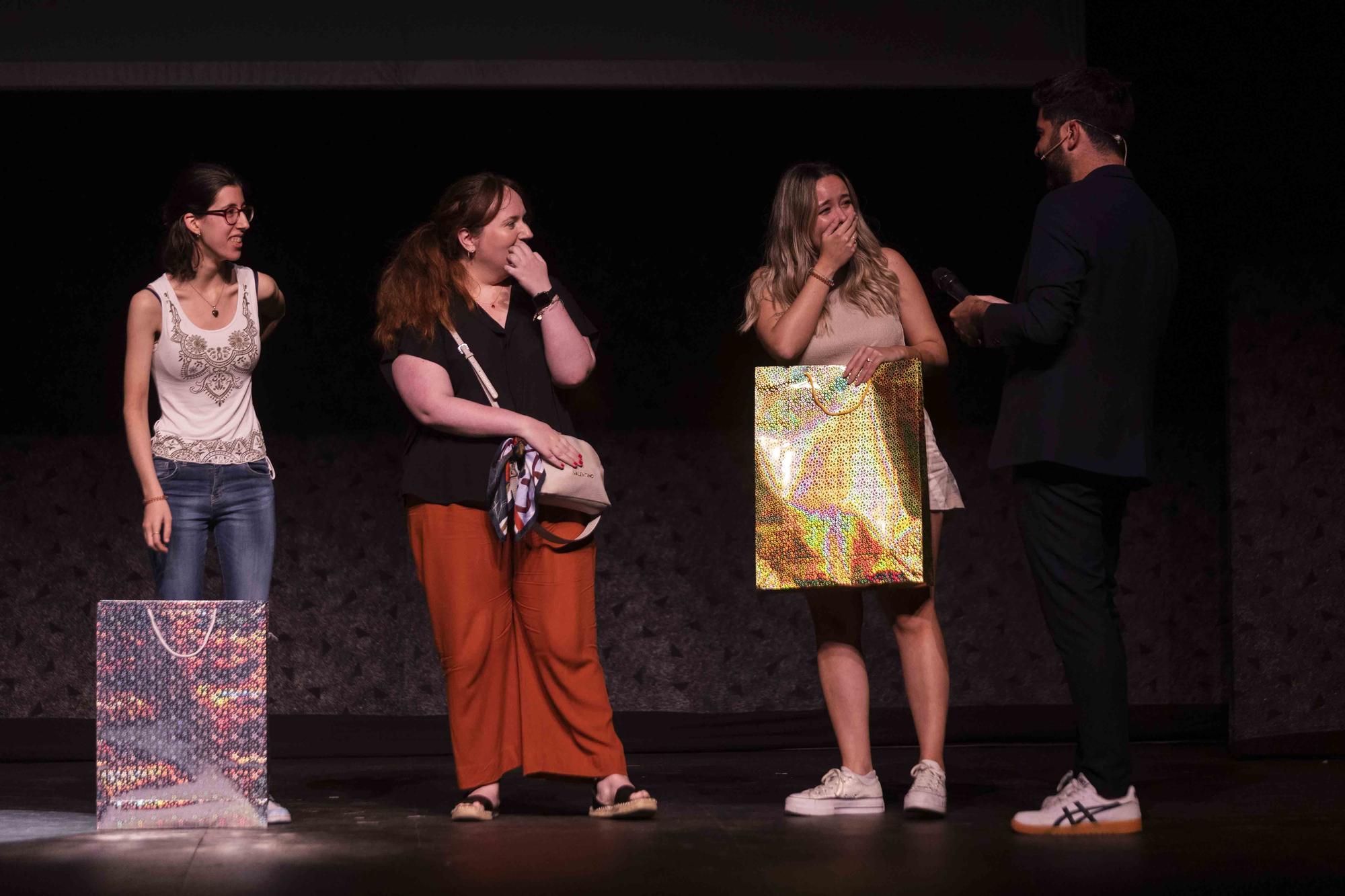 Elisabet Benavent llena el Talia presentando su último libro