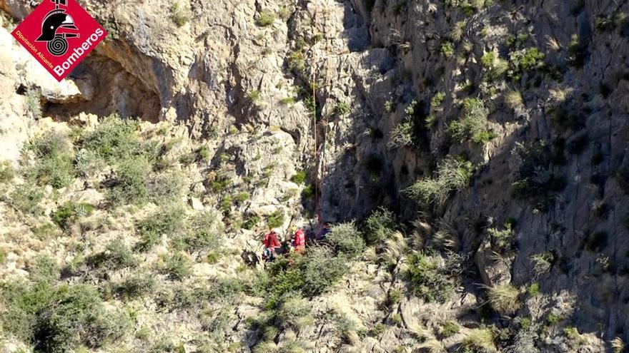 Efectivos del grupo especial de rescate de montaña en el lugar del accidente