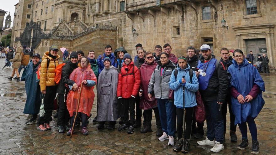 Respirávila completa con éxito su peregrinación a Santiago desde Ávila con apoyo de DisCamino