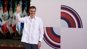 El presidente del Gobierno, Pedro Sánchez, posa a su llegada a la XXVIII Cumbre Iberoamericana de Jefes de Estado y de Gobierno