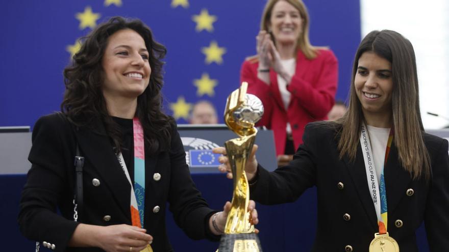 Andrés y Redondo dan voz al fútbol femenino en el Parlamento Europeo