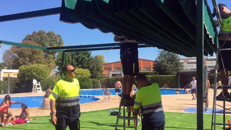 Los trabajos de mejora en la piscina de Pinoso