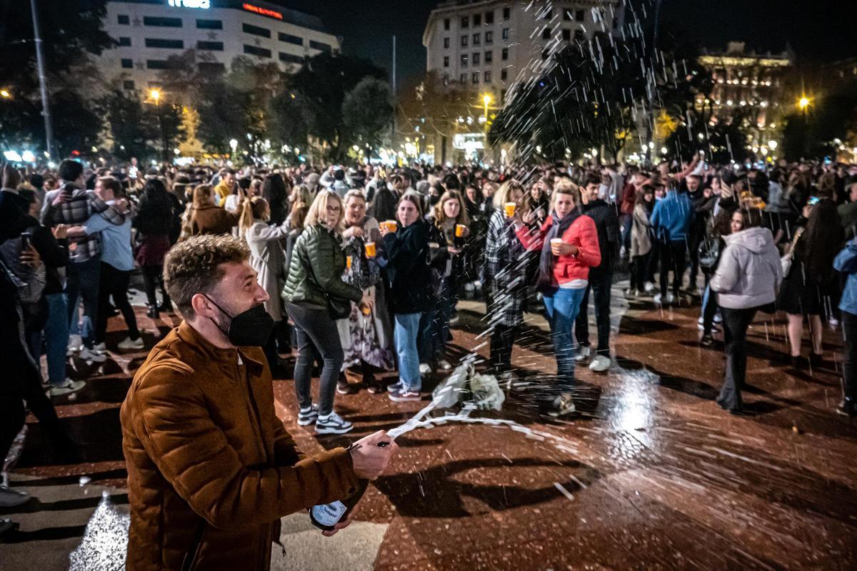 Fiesta de Fin de Año en la plaza de Catalunya