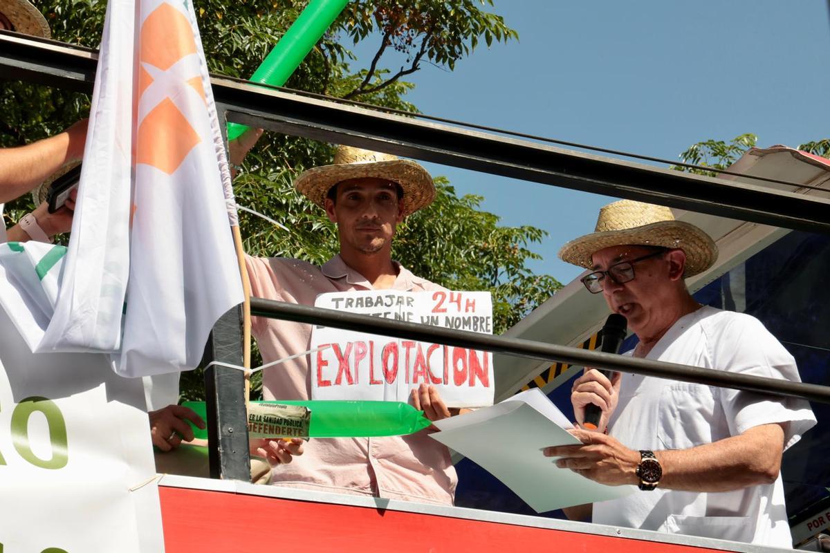 Médicos en el "Bus del cambio"