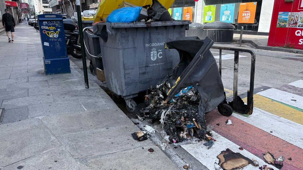 Arde un contenedor orgánico en la calle Durán Loriga