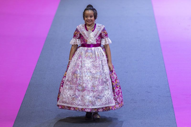 Así han desfilado las 73 falleras infantiles