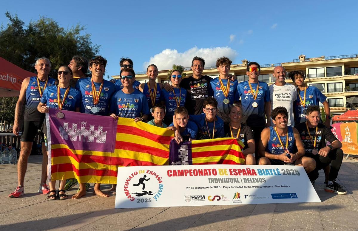Atletas de la selección balear participante en el Nacional de Biatlé.